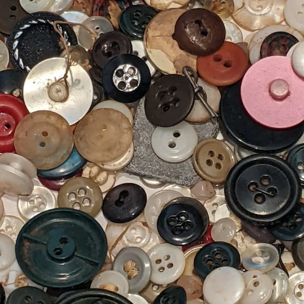 13.8oz Vintage Antique Button Brass Military Army Sailor Locket Mixed Sewing Lot - Picture 15 of 16